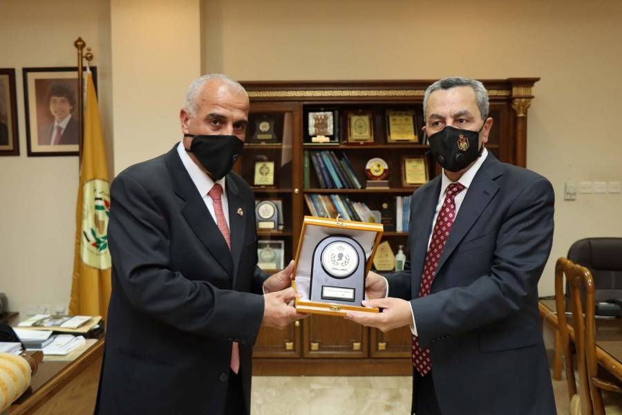 وزير التربية والتعليم والتعليم العالي والبحث العلمي يزور جامعة الحسين بن طلال