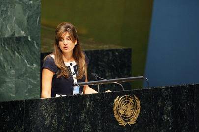 الأميرة دينا: رفع أسعار السجائر يقلل المدخنين