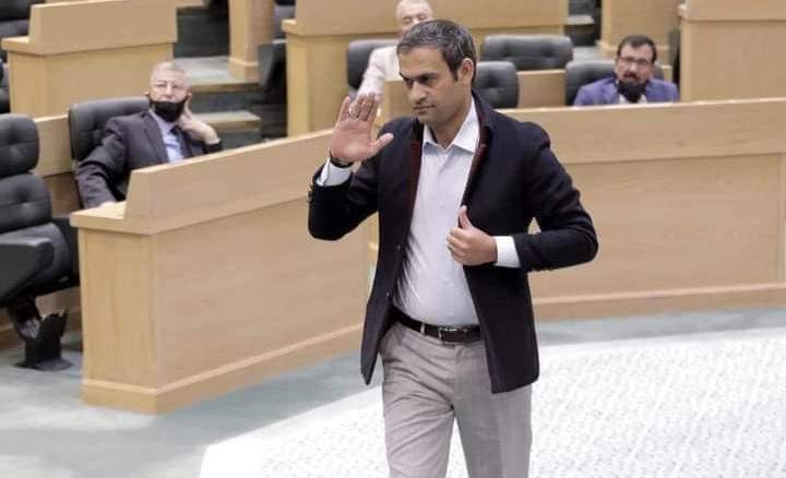 الحصانة النيابية أثناء تجميد العضوية