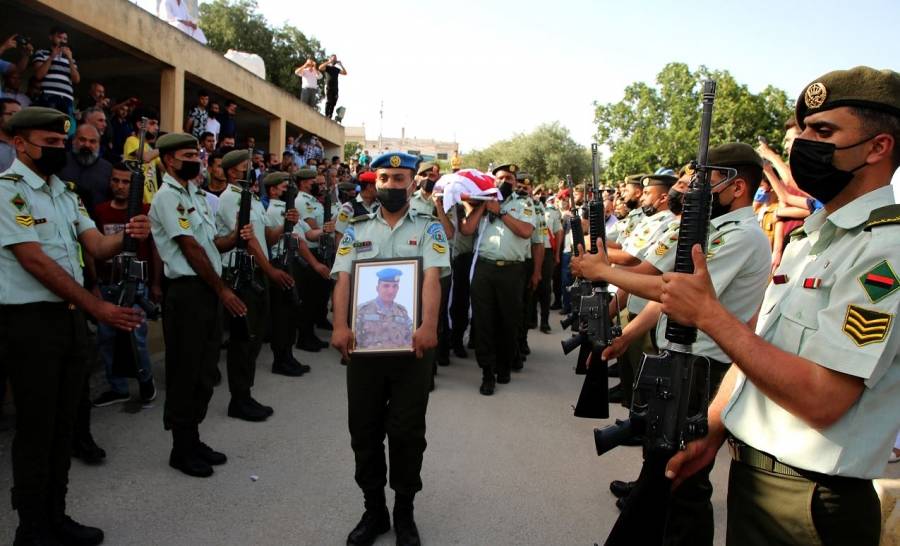 القوات المسلحة تشيع جثمان الشهيد الرقيب أول عوض الشلول.. صور