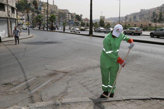 مهنة عامل الوطن ستكون حكرا على الأردنيين