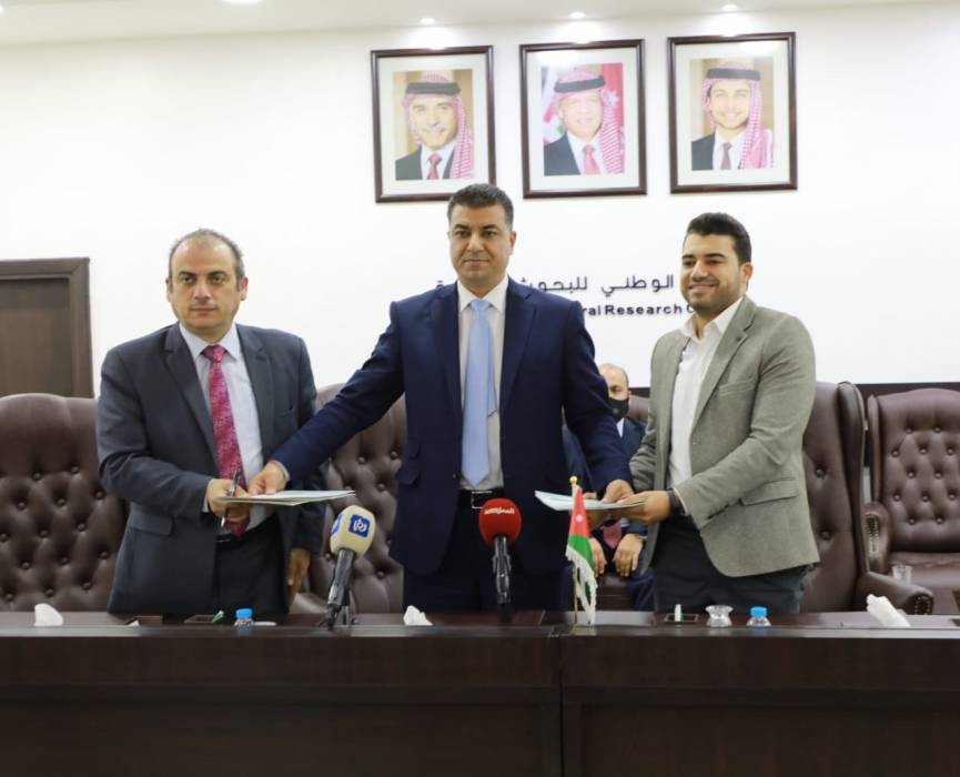 حنيفات يرعى حفل توقيع اتفاقيات حاضنة الابتكار في البحوث الزراعية... صور