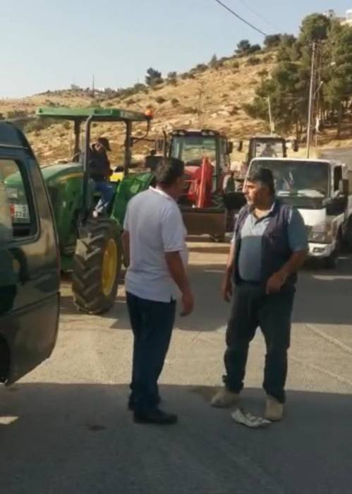 بلدية السلط تبدأ حملة رش المبيدات الحشرية