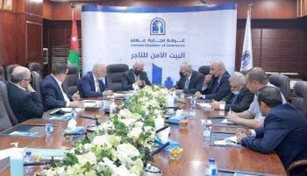 تجارة عمان تدعو الضريبة لمساعدة القطاعات لتجاوز تبعات كورونا