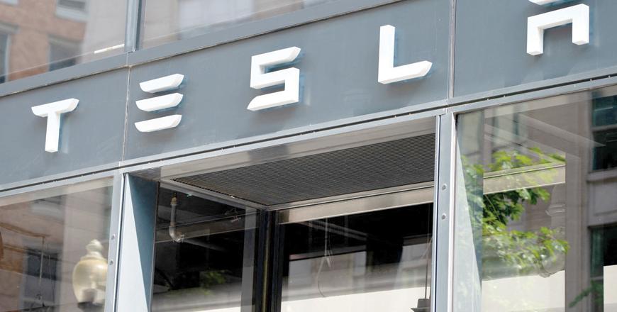 Tesla recalls 6,000 US vehicles over loose brake bolts