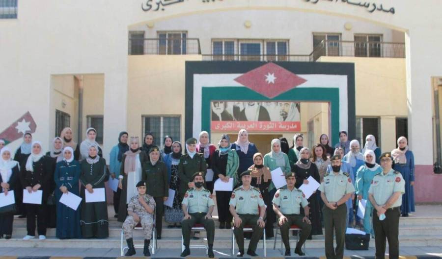 تخرج دورة استراتيجيات التدريس للإناث في الثقافة العسكرية ...صور