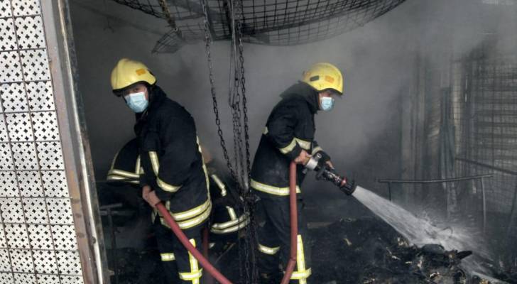 الدفاع المدني يخمد حريق (4) محلات تجارية في عجلون