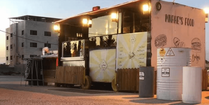 السماح بعودة أكشاك تبيع الطعام للعمل بإربد
