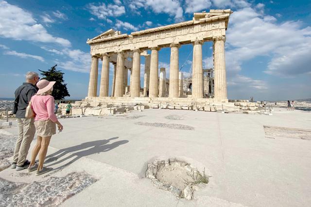 Acropolis makeover stirs Greek antiquity row