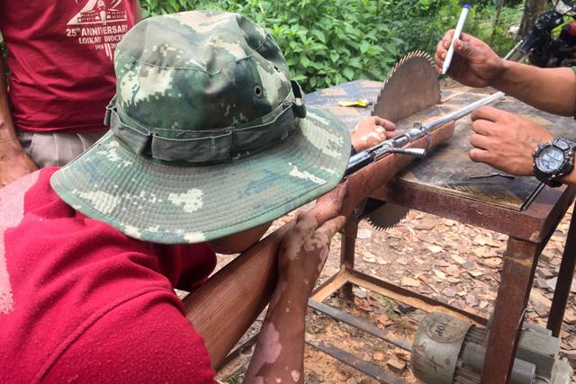 With homemade rifles, Myanmar selfdefence groups take fight to junta