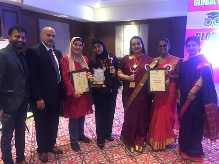 يرموكية متميزة تحصد جائزتين عالميتين في مجال العلوم الاجتماعية والعمل الاجتماعي التطوعي .