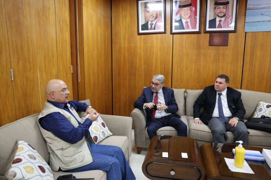 البوتاس العربية تبحث مع السفير البرازيلي في عمّان فتح مكتب تصديري لها في البرازيل... صور