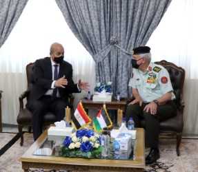 رئيس هيئة الأركان المشتركة يستقبل القائد العام للقوات المسلحة المصرية وزير الدفاع والإنتاج الحربي