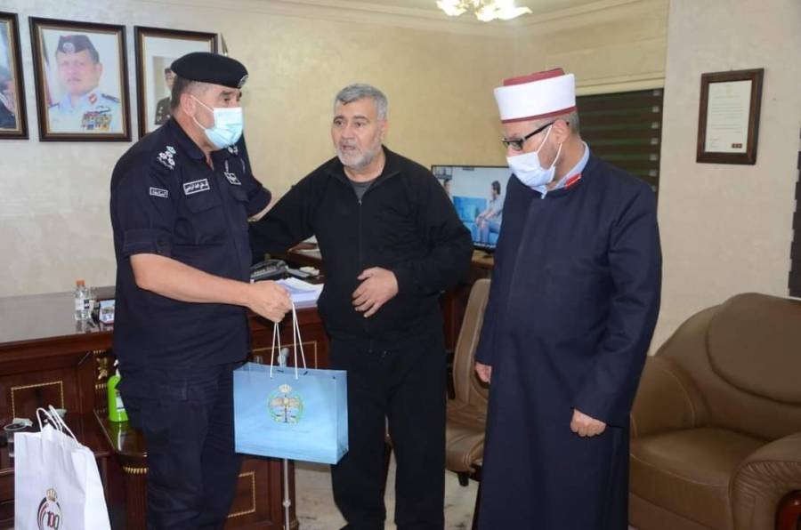 قائد أمن إقليم الوسط يكرم العميد المتقاعد ابراهيم الدهون