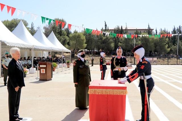 Princess Muna attends nursing graduation ceremony