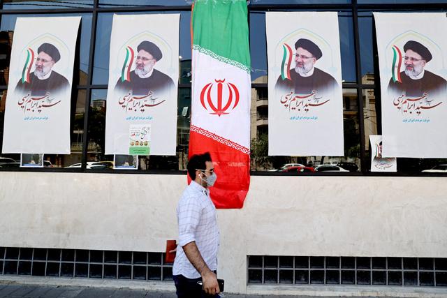 Iranians to vote as ultraconservatives eye easy victory