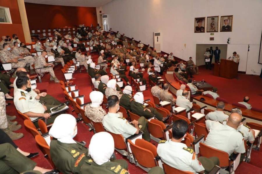 اختتام دورة تبادل الخبرات للعاملين بأقسام العنايه الحثيثه والمتعلقة بجائحة كورونا في الخدمات الطبية الملكية...