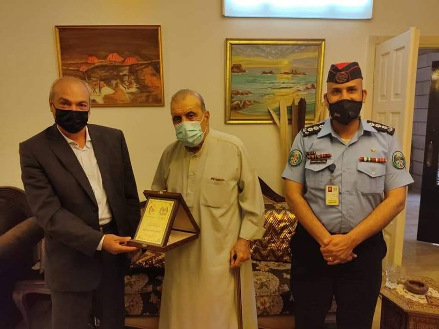 الامن العام يكرم عددا من الضباط المتقاعدين_ صور