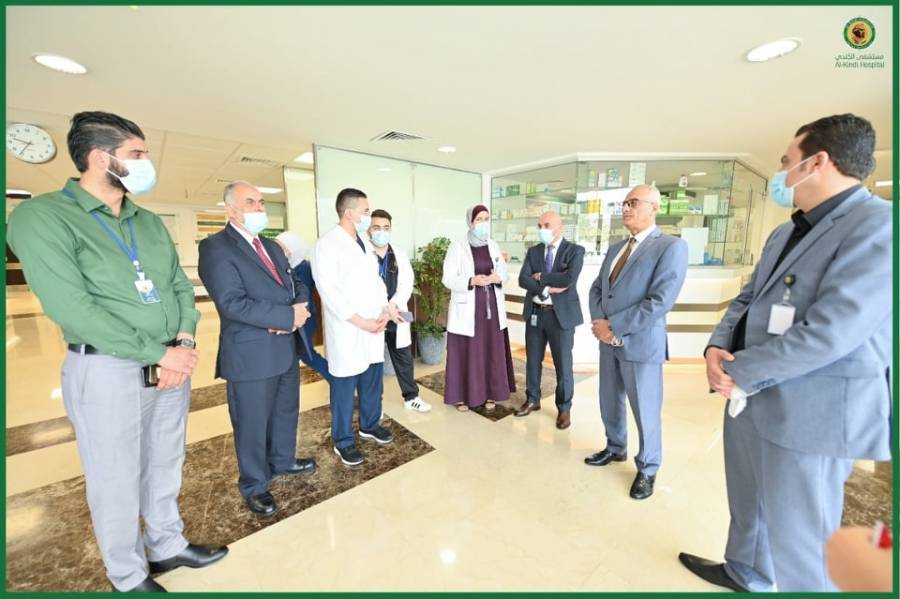 نجاح حملة التبرع بالدم في مستشفى الكندي..صور