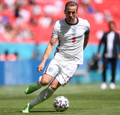 Kane impressed as England cope with Euro pressure