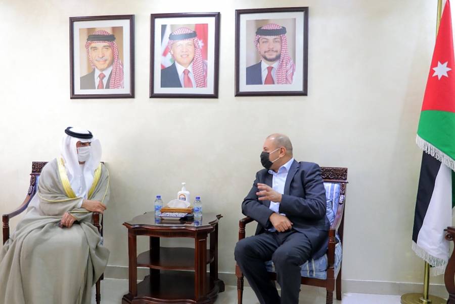 العودات يلتقي السفير الإماراتي... صور