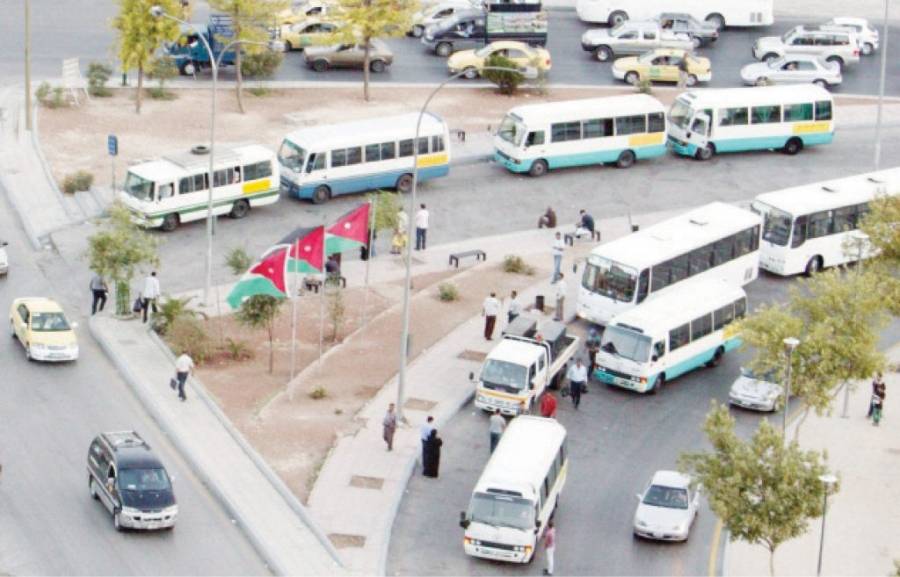 بدء نقل سائقي النقل العام للمصرح لهم خلال الحظر