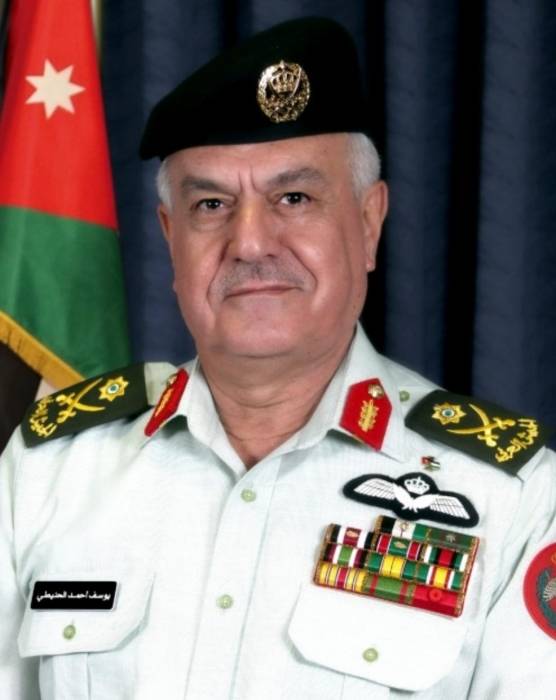 إرادة ملكية لرئيس هيئة الاركان المشتركة  بحمل وسامًا ممنوحًا من رئيس الجمهورية الباكستانية