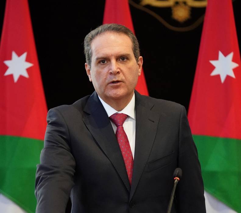 عاجل : الصحة تنفي قيامها الطلب من متلقي اللقاح الصيني مراجعتها لتصويب أوضاعهم