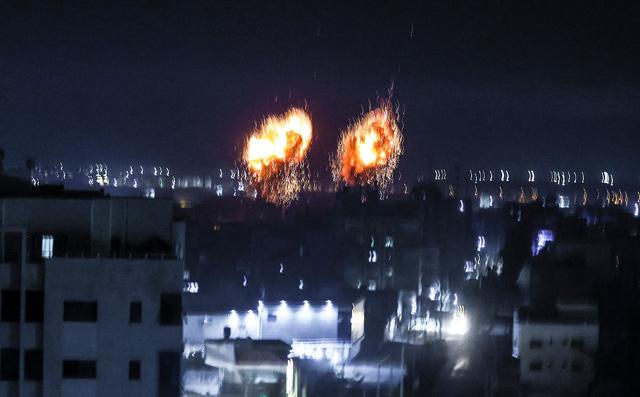 Israel strikes Gaza in response to incendiary balloons