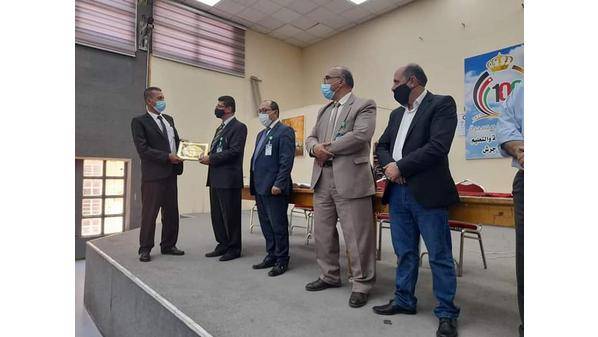 الهواري يكرم مدراء مراكز قاعات الثانوية العامة تم نشره في