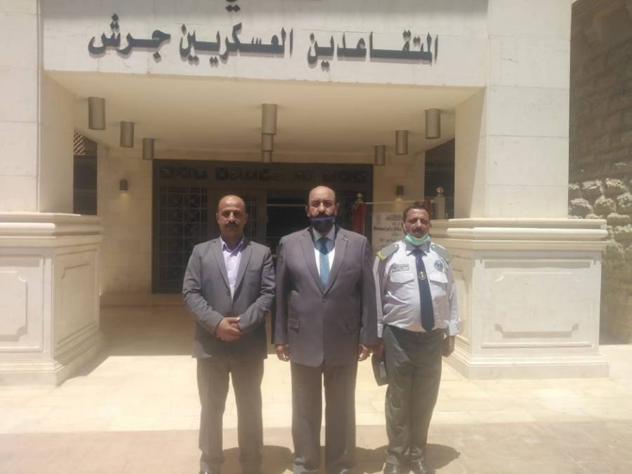 الشوبكي يزور  نادي محافظة جرش للمتقاعدين العسكريين