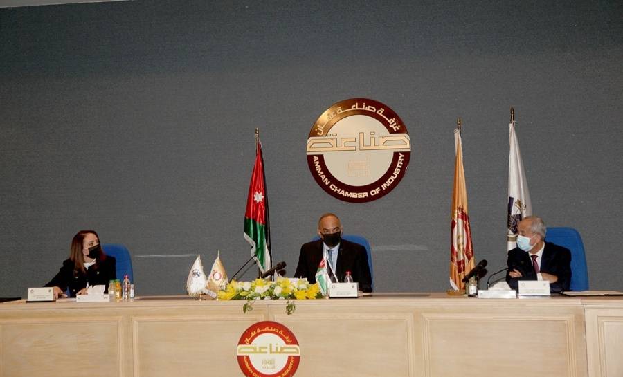 رئيس الوزراء يؤكد أهمية بناء استراتيجية واقعية لقطاع النقل وقابلة للتطبيق.