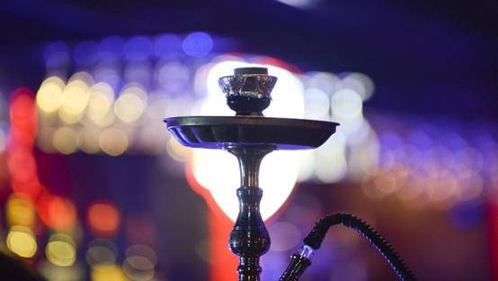 إغلاق منشأتين لتقديم الأرجيلة بأماكن مغلقة