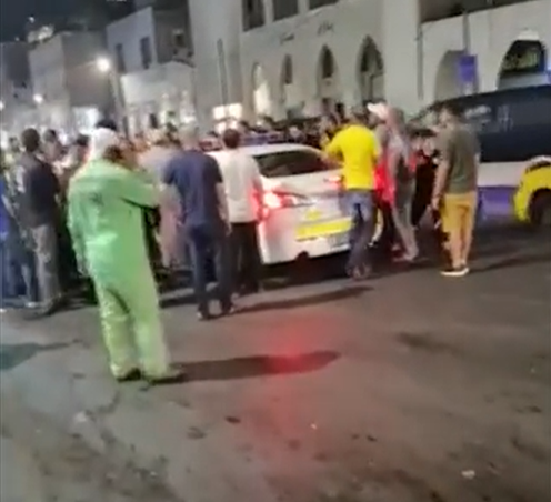 فيديو مروع .. سائق ثمل يدهس شابا في وسط البلد بعمان