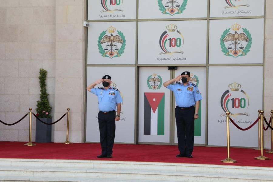 الملك راضٍ عن عملية الدمج بالأمن العام