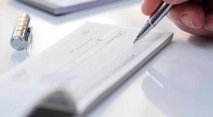 سجن وزير سابق بسبب شيكات من دون رصيد‎‎ في البحرين