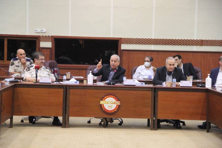 اجتماع عقد في غرفتي صناعة الأردن وعمان جمع القطاع الصناعي بمديري الجمارك والضريبة.... صور