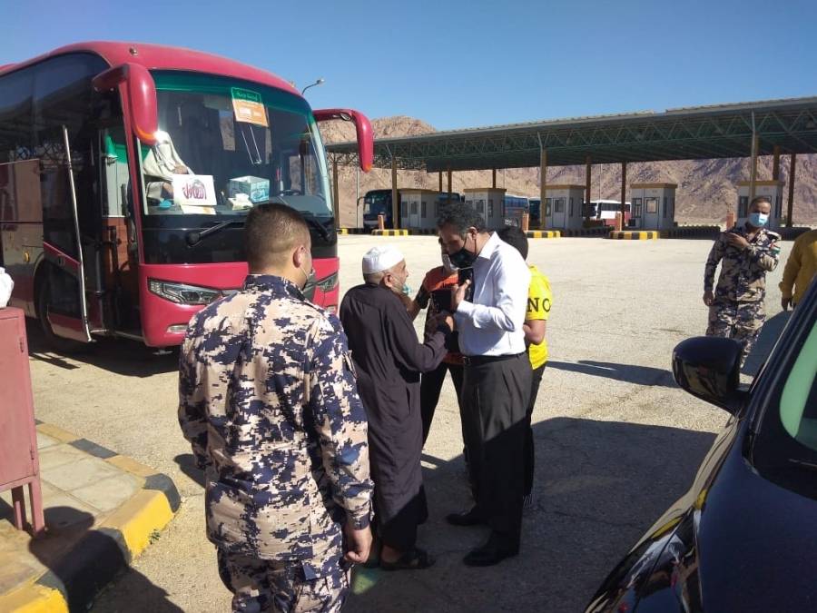 الفايز يطلع على سير العمل بمركز جمرك وادي اليتم