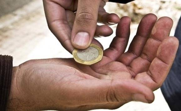 وزير التنمية: ضبط موظف بالقطاع العام يمتهن التسول