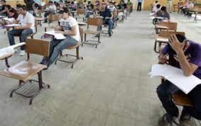 طلبة التوجيهي يتقدمون للامتحان الرابع على جلستين