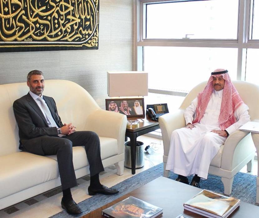 السديري يلتقي مساعد المشرف العام على مركز الملك سلمان للإغاثة... صور