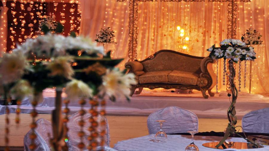 الحكومة: سعة صالات الأفراح ليست قليلة