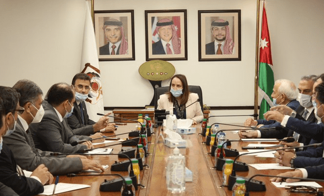 وفد تجاري سوري يطالب الأردن بتسهيل إجراءات المعابر