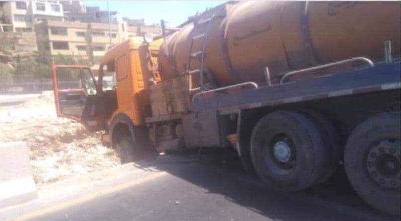 تدهور صهريج مام ادارة السير باتجاه إشارة المسلخ