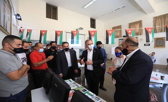 وزير الشباب يؤكد أهمية المبادرات والبرامج التثقيفية والمهارات الحياتية بين الشباب