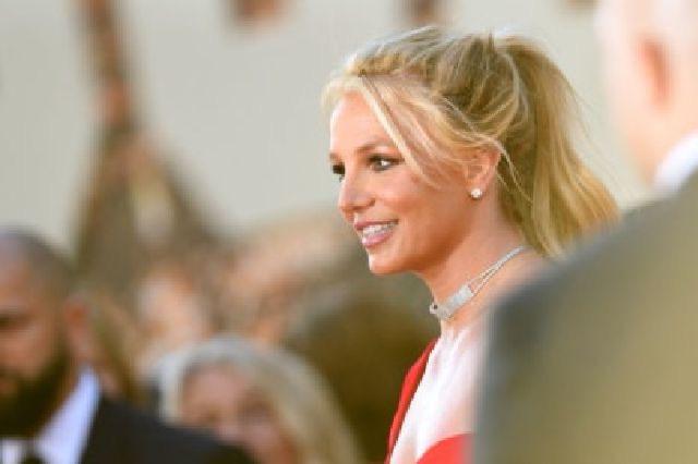 Britney Spears father to stay on as guardian, US court rules