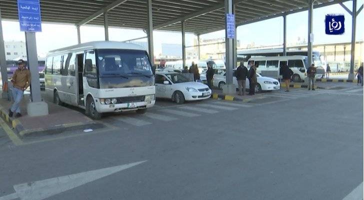 السيارات العمومية: مطالبات بإعادة النظر بأجور وسائط النقل العام