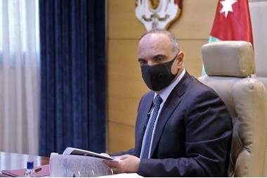 الخصاونة يوعز بتوفير مساحات خاصة للمنتجات الحرفية في جرش