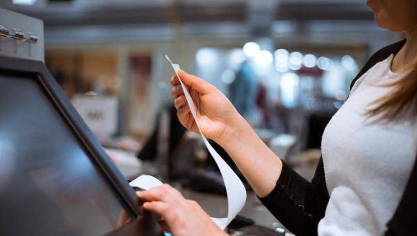 عاجل : الصناعة والتجارة: 100 إلى 500 دينار عقوبة رفض منح فاتورة للمشتري