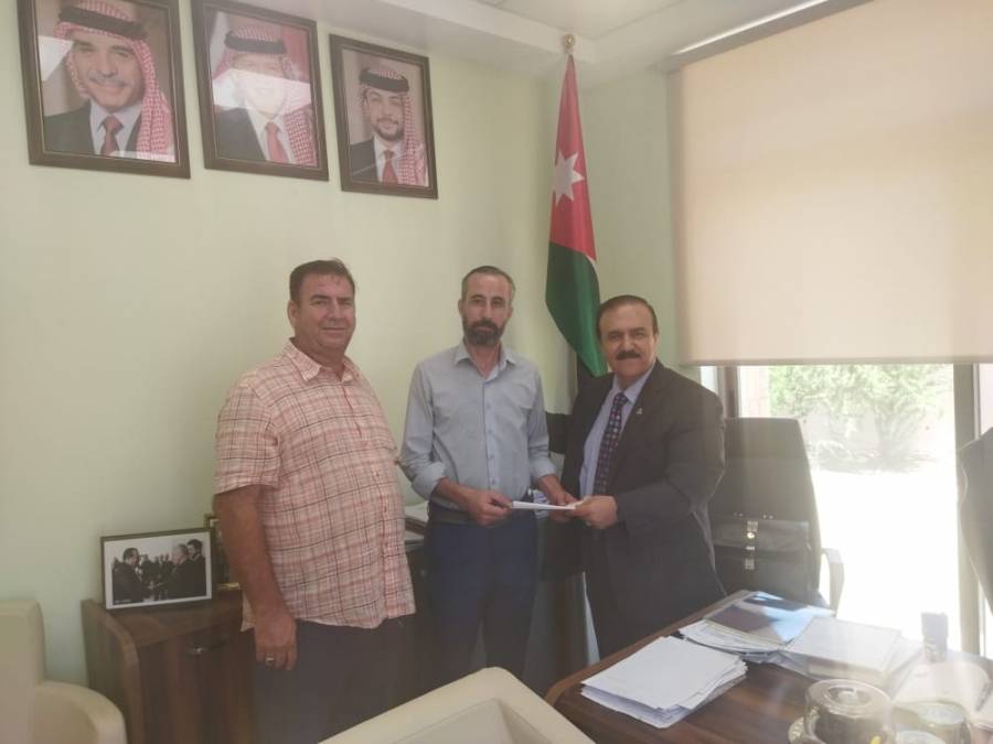 المستشفى الاسلامي يكرم مبادرة عالم ايجابي في العقبة